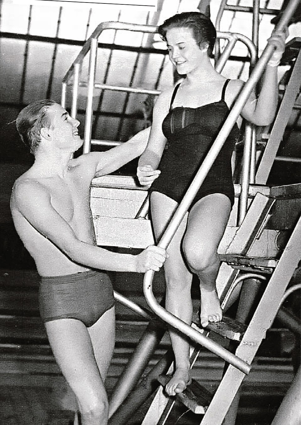 На вышке - Евгения с чемпионом Украины Анатолием Кострицким. Киев, 1955 год. Фото: Личный архив